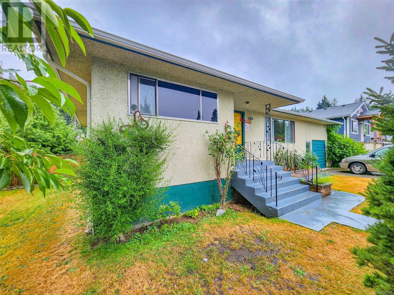 2587 15th Ave