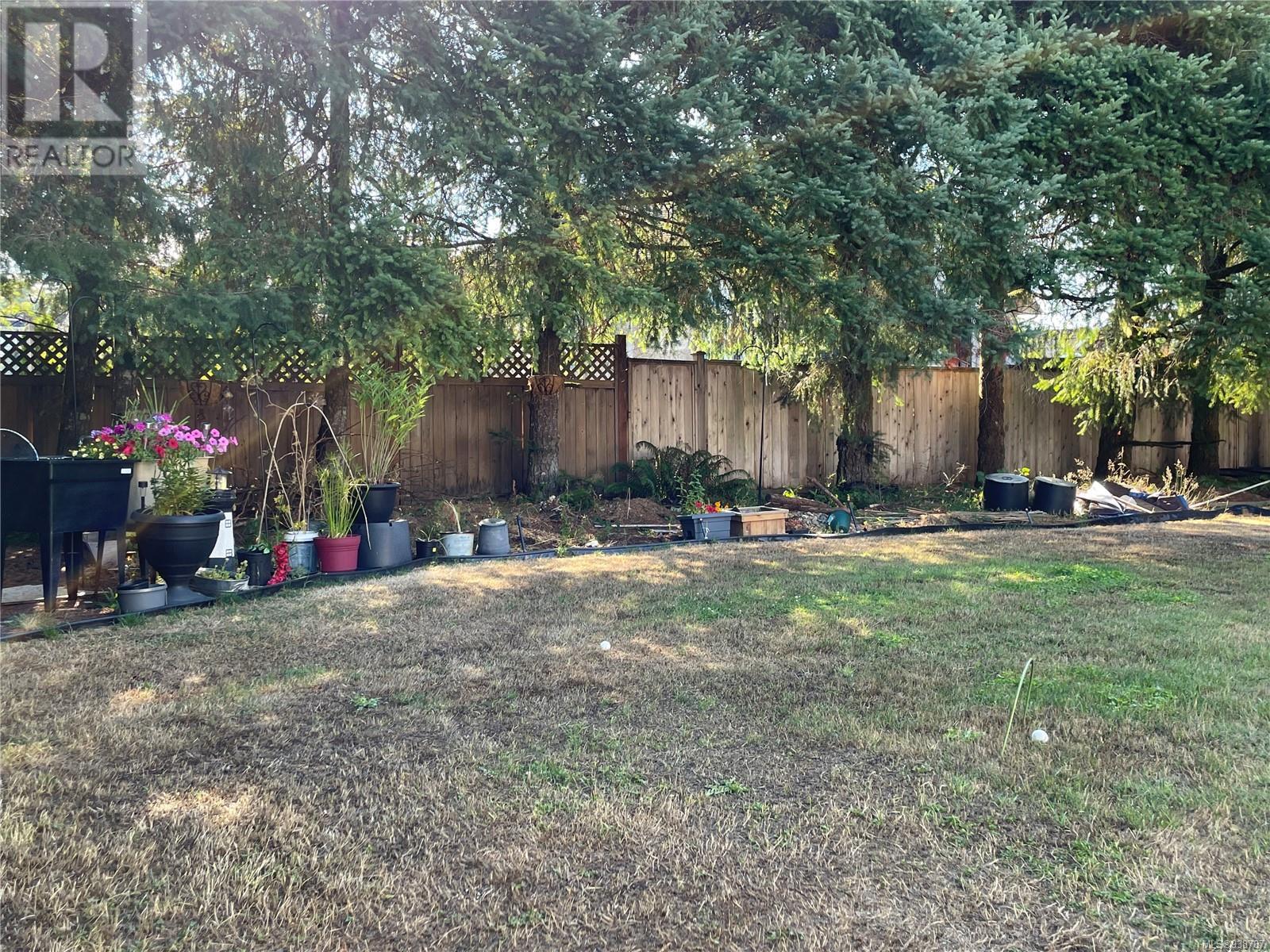 3695 ESTEVAN Dr