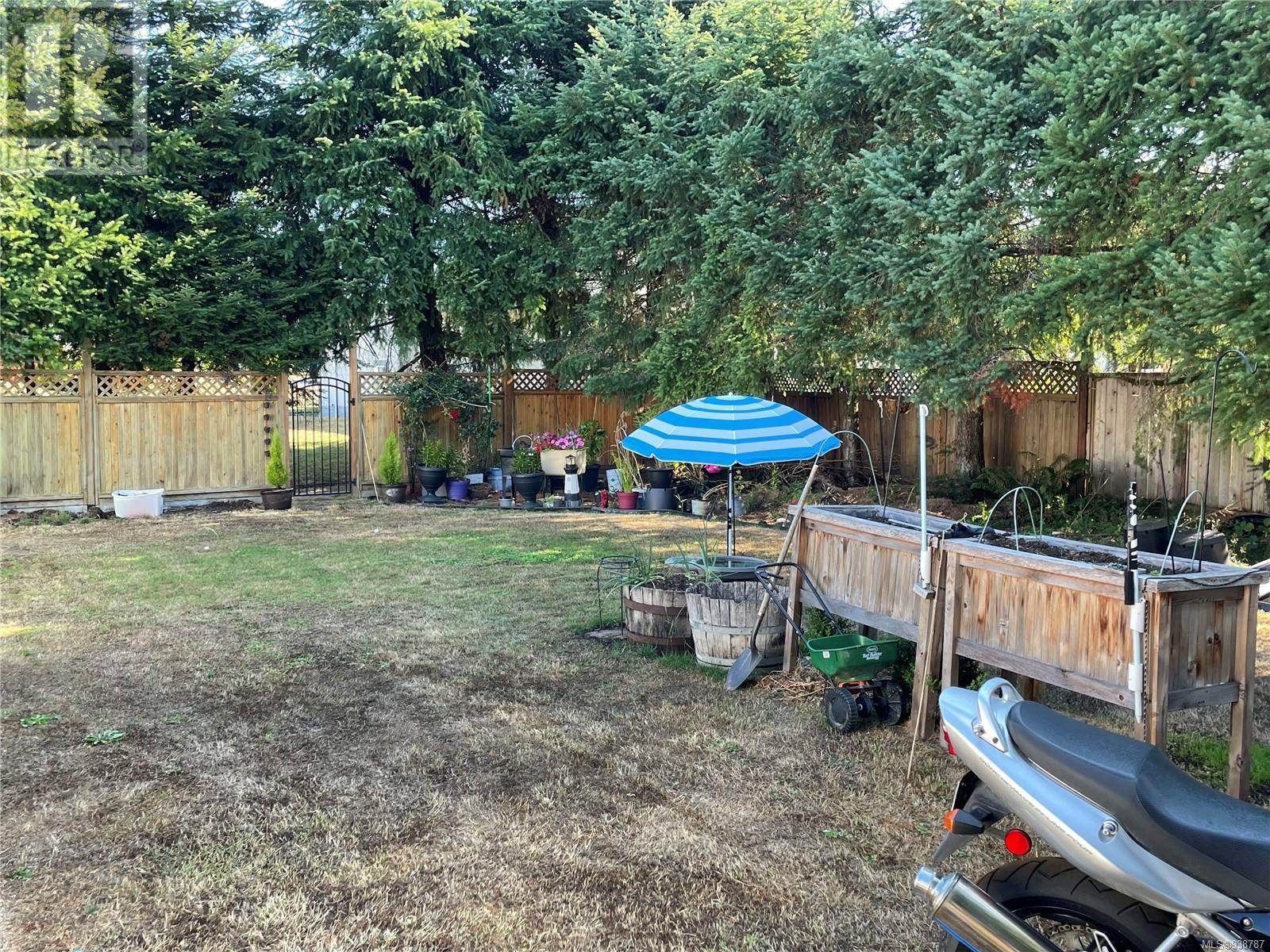3695 ESTEVAN Dr