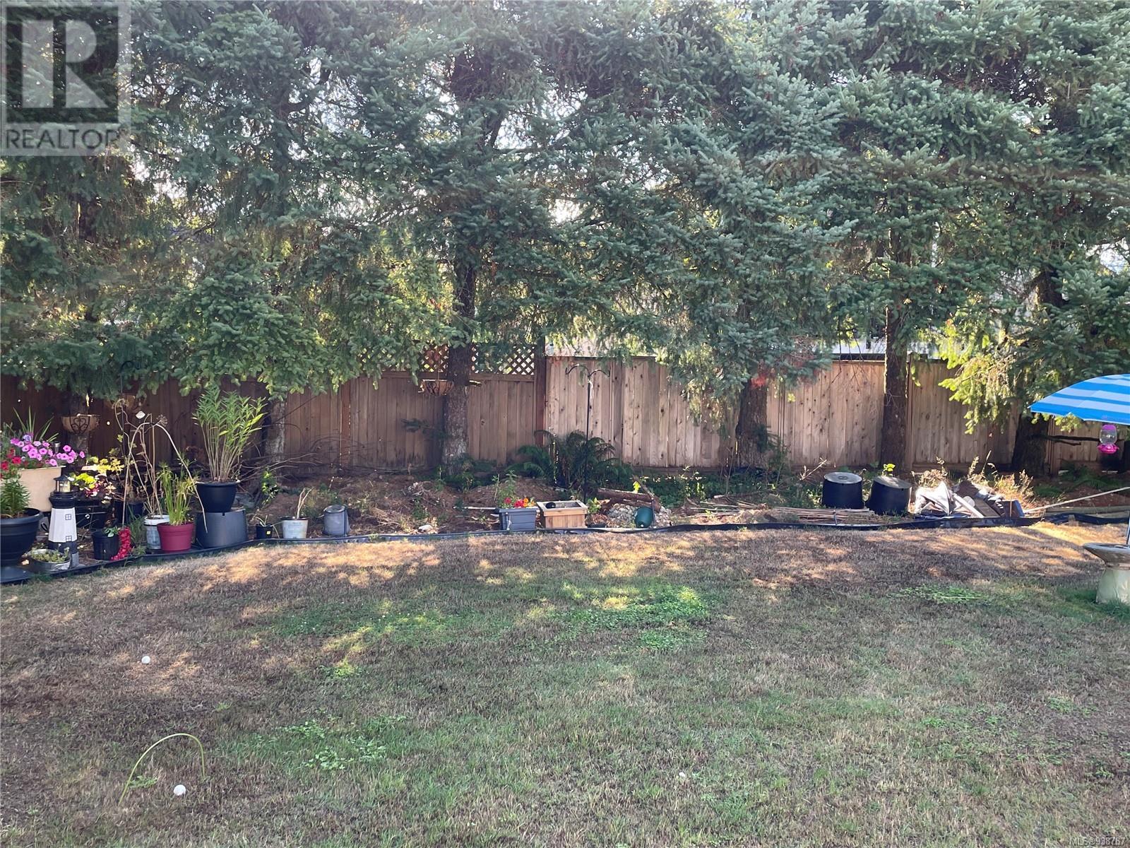 3695 ESTEVAN Dr