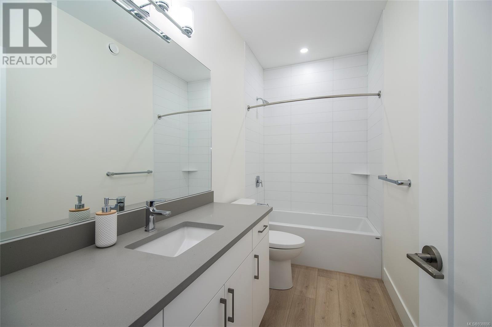 13 1580 Glen Eagle Dr, #13