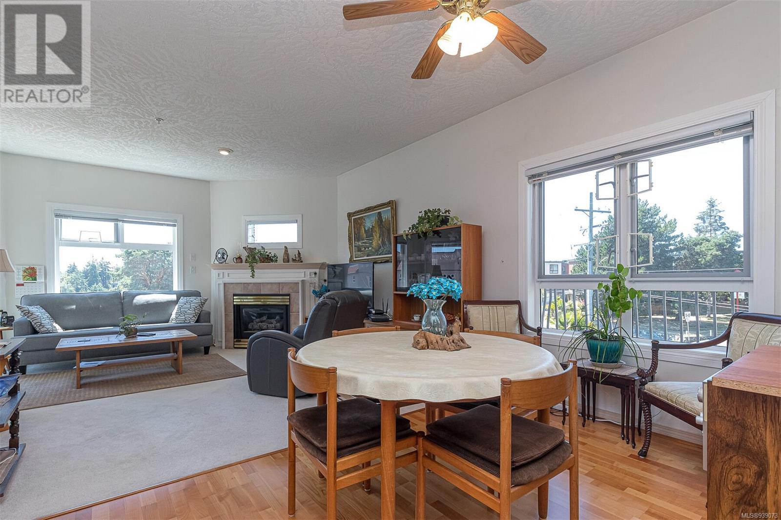 407 1085 Tillicum Rd