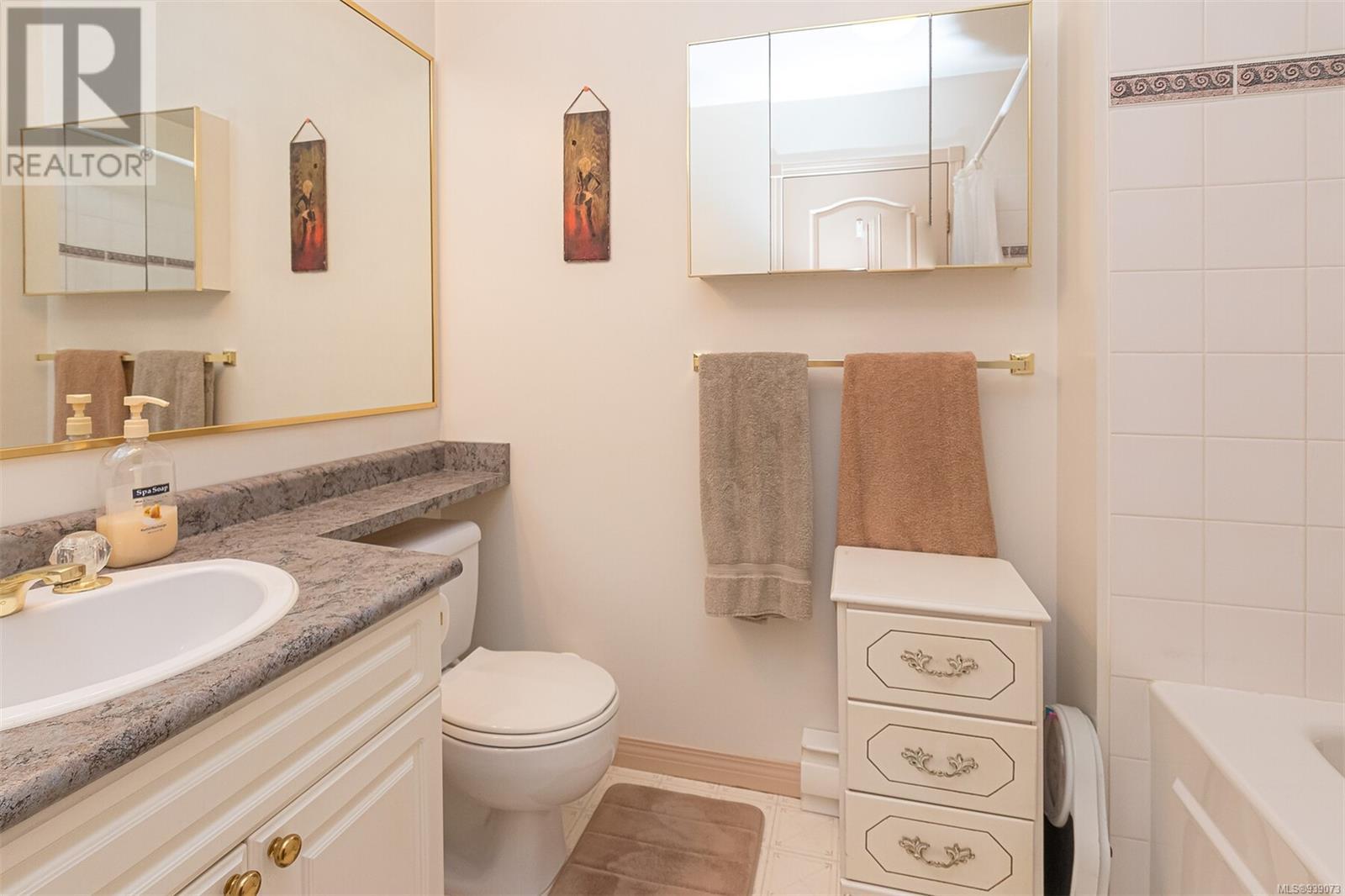 407 1085 Tillicum Rd