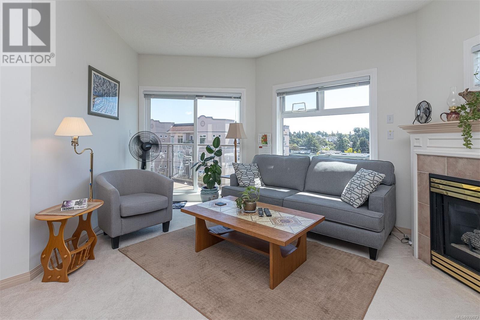 407 1085 Tillicum Rd
