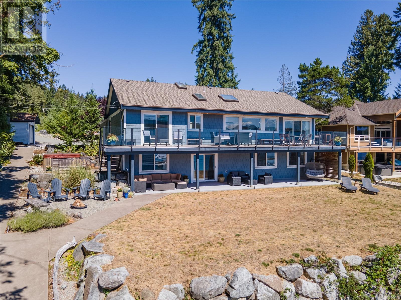 6341 Salal Rd