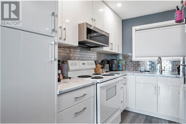 24 940 Island Hwy S, Campbell River