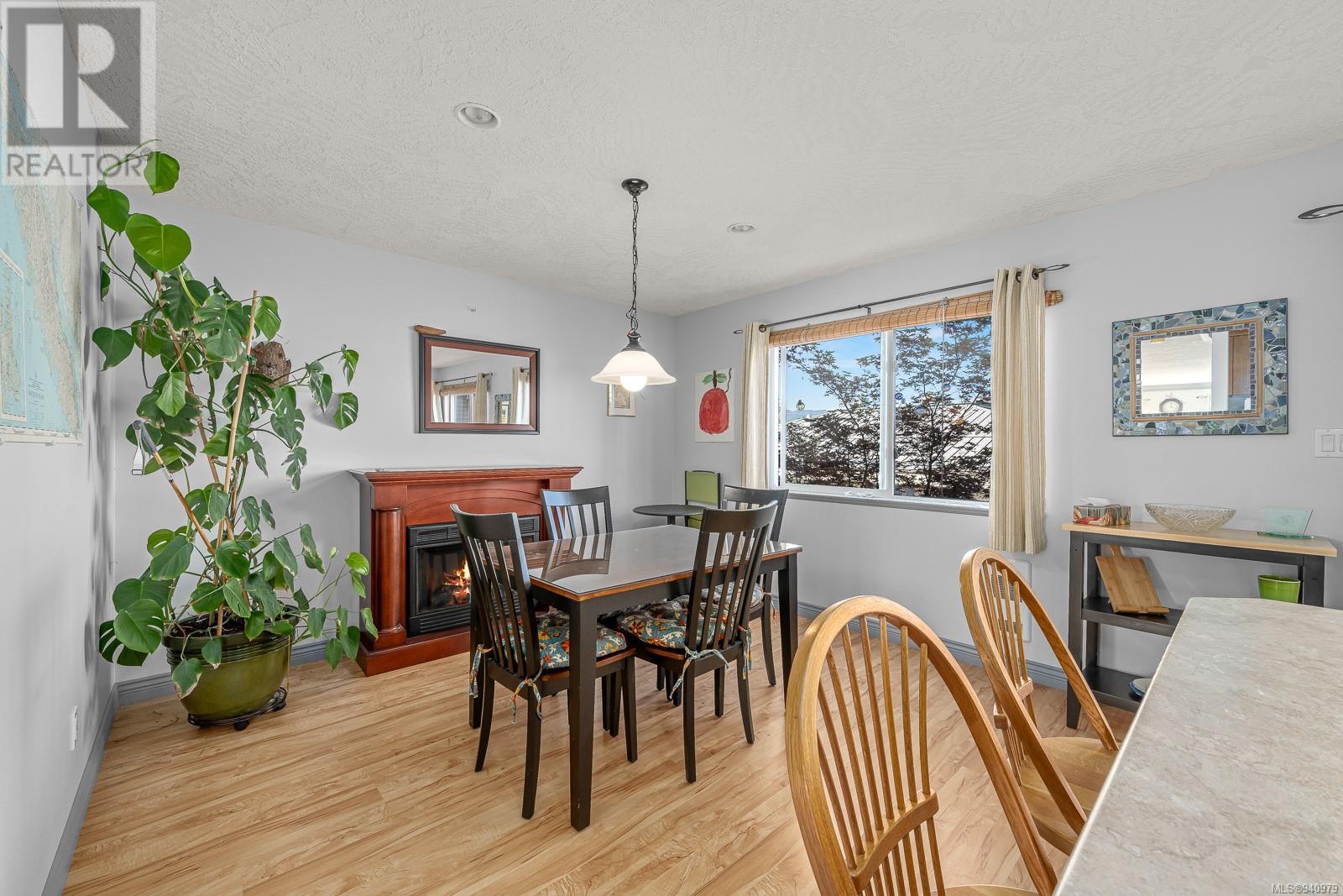14 2475 Mansfield Dr, #14