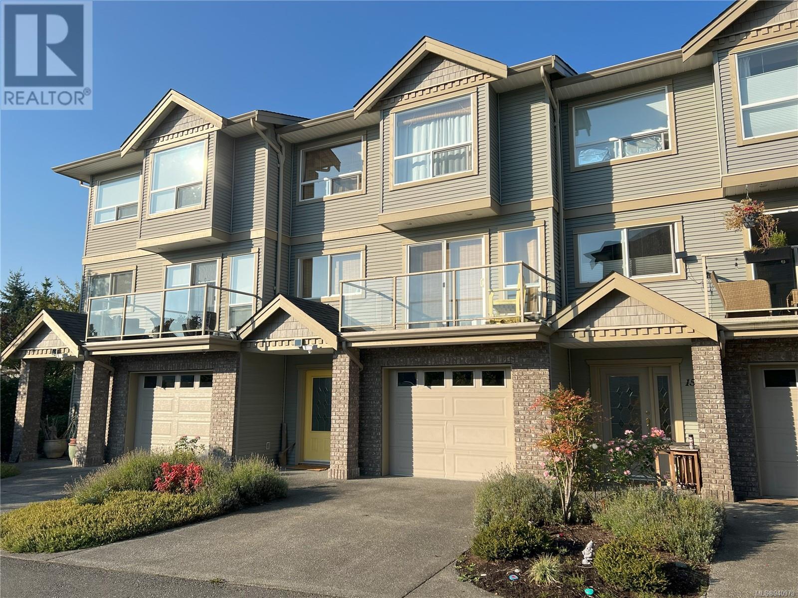 14 2475 Mansfield Dr, #14