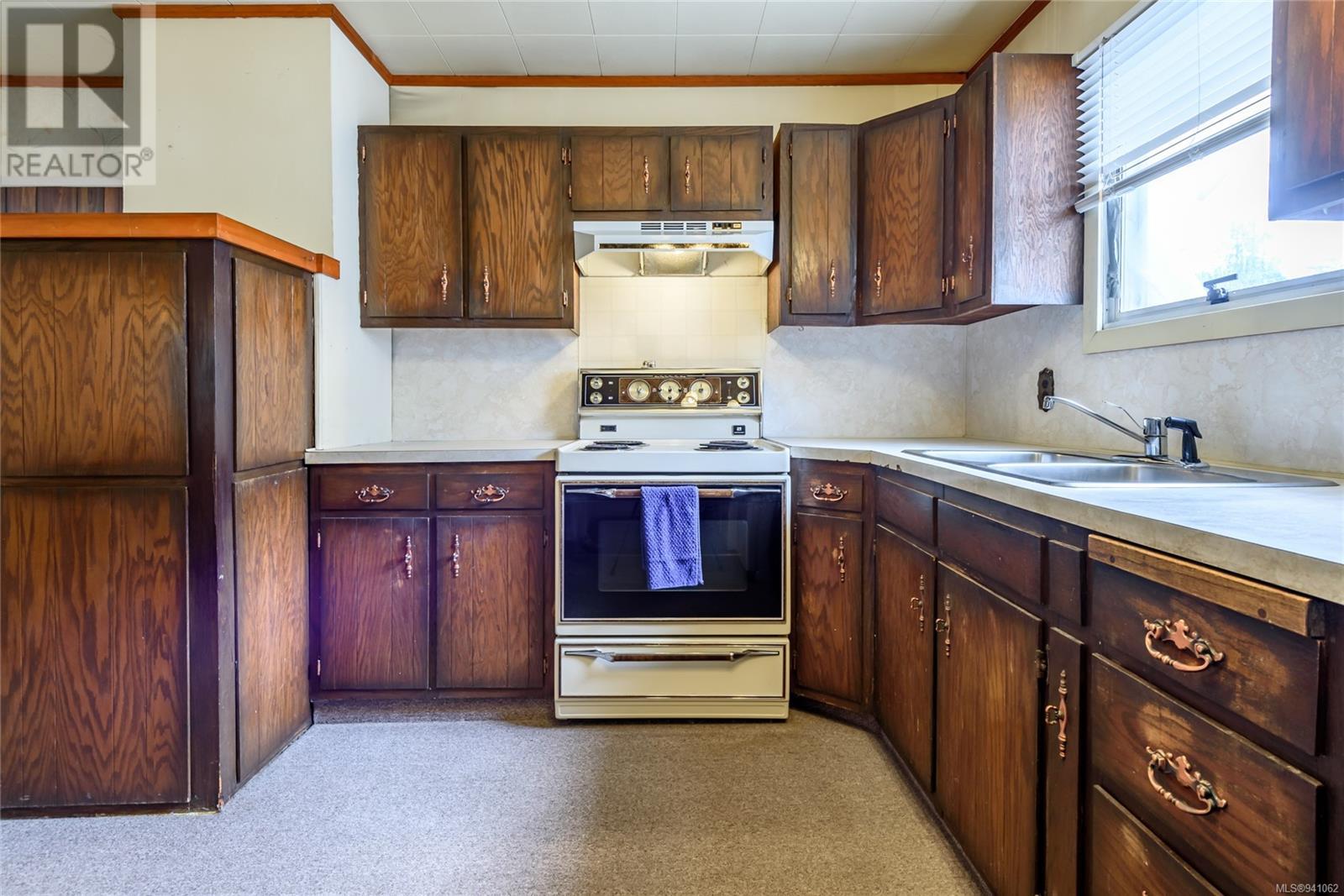 2254 Eardley Rd