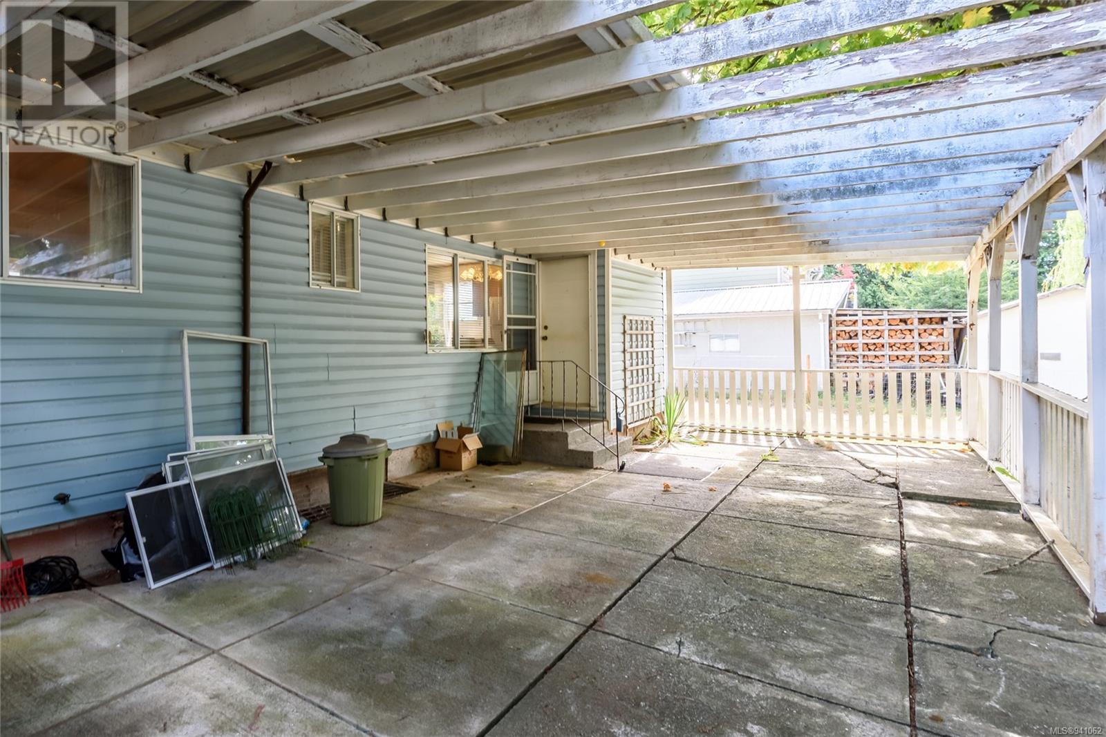 2254 Eardley Rd