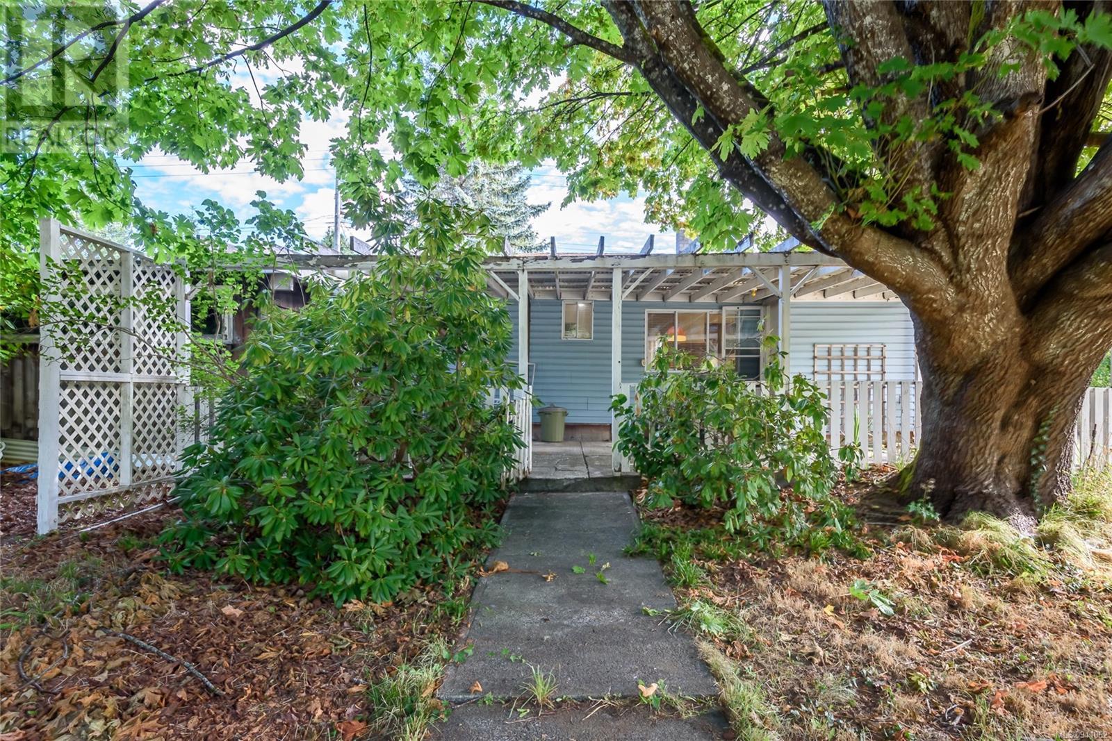 2254 Eardley Rd