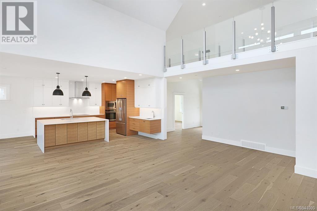 2836 Sheffield Cres
