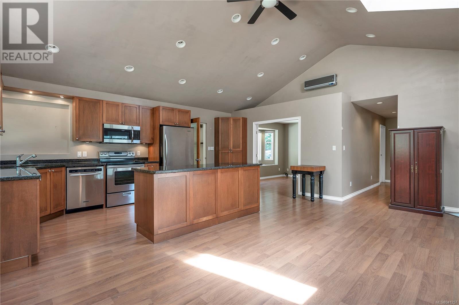 1527 Heriot Bay Rd