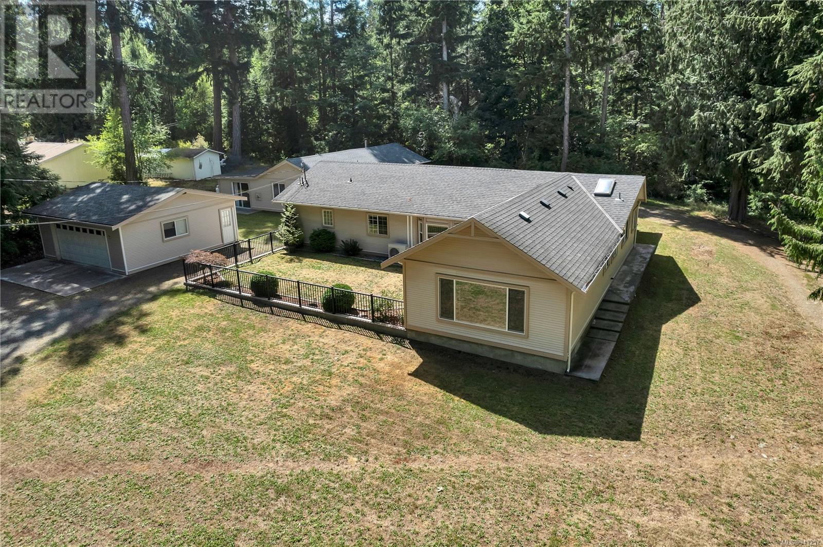 1527 Heriot Bay Rd