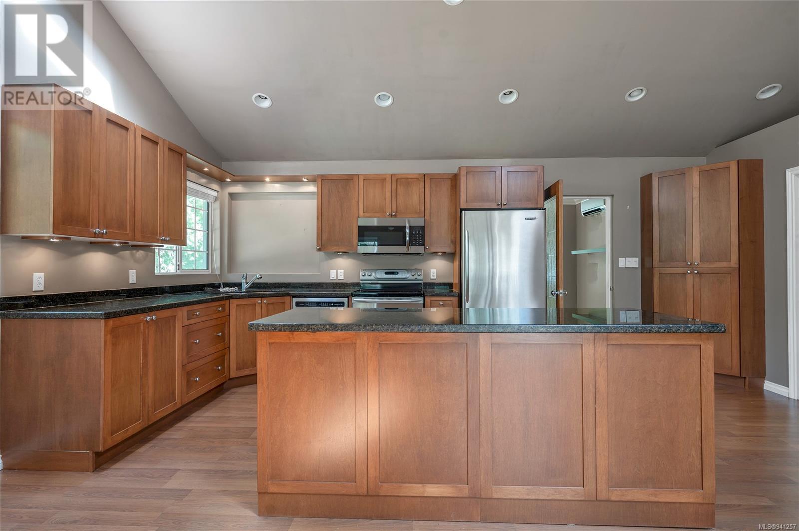 1527 Heriot Bay Rd