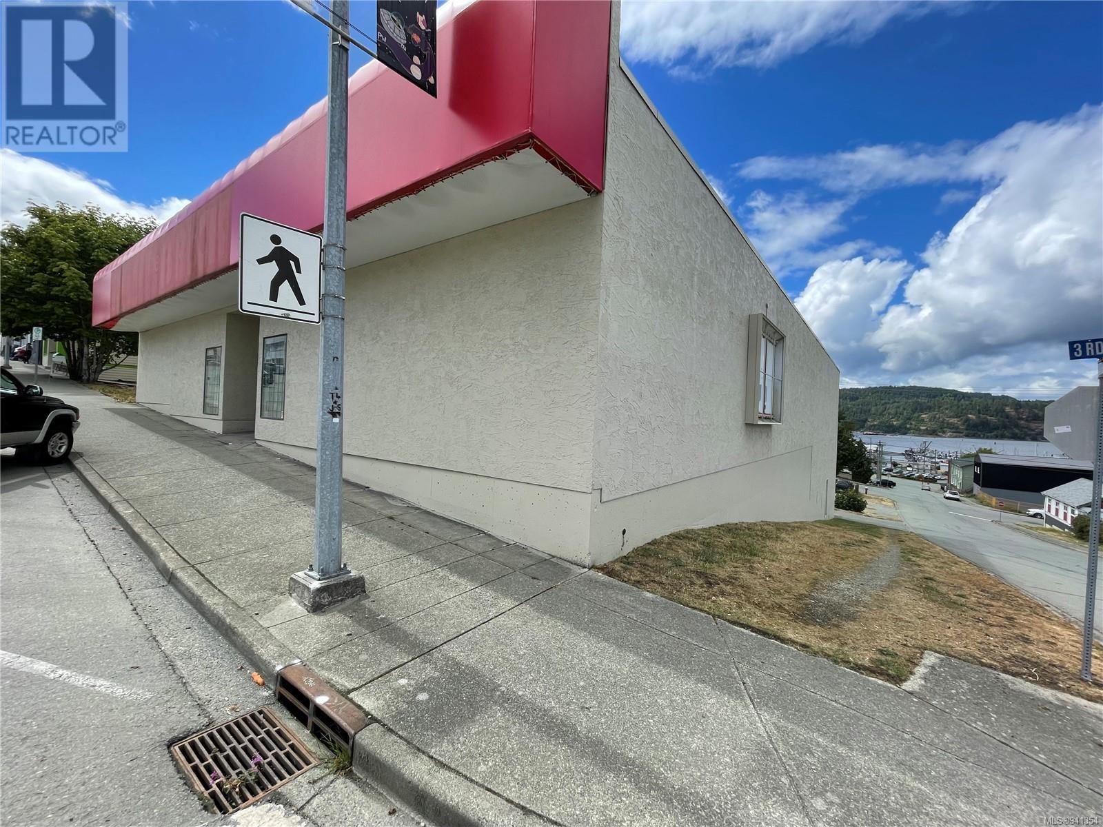 3174 3rd Ave