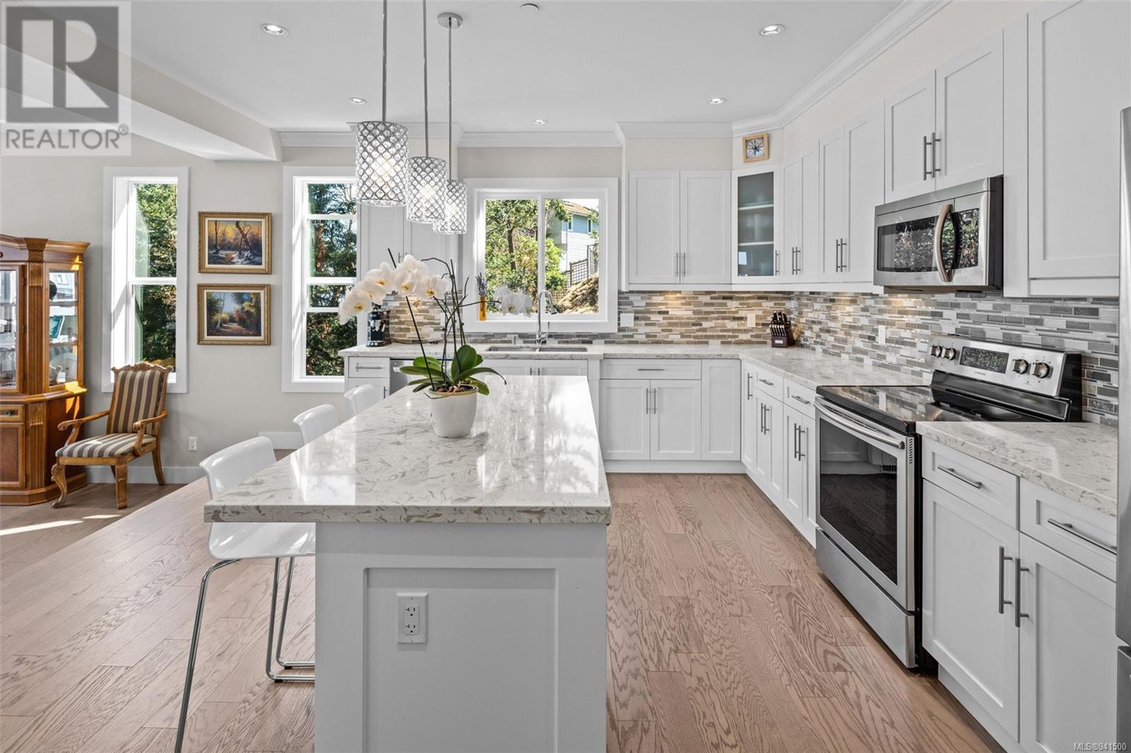687 Leeview Lane