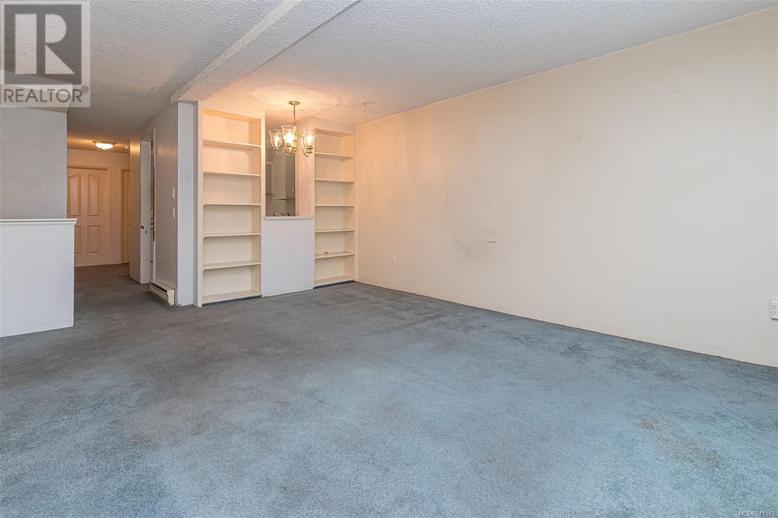 101 642 Admirals Rd, #101