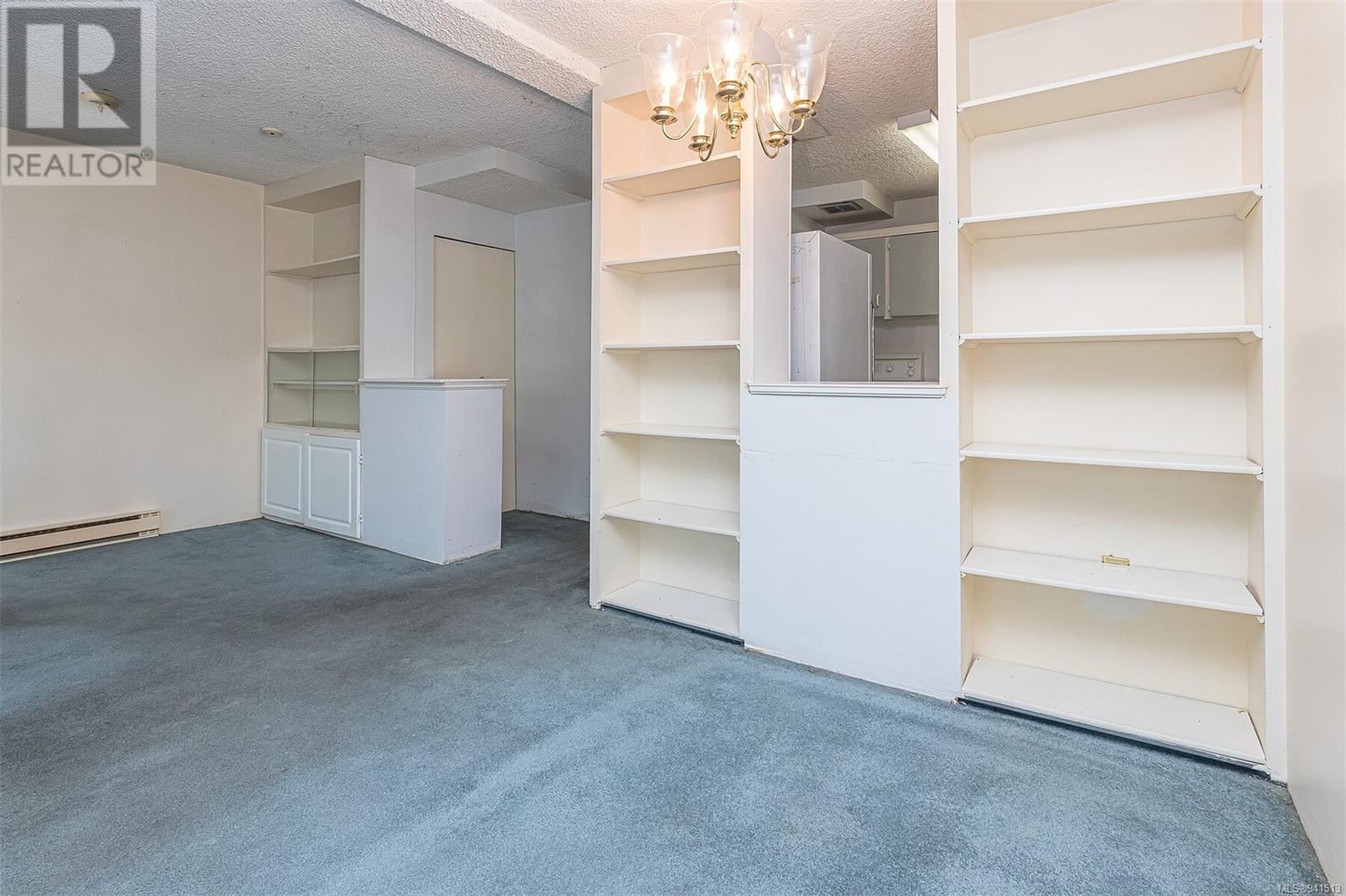 101 642 Admirals Rd, #101