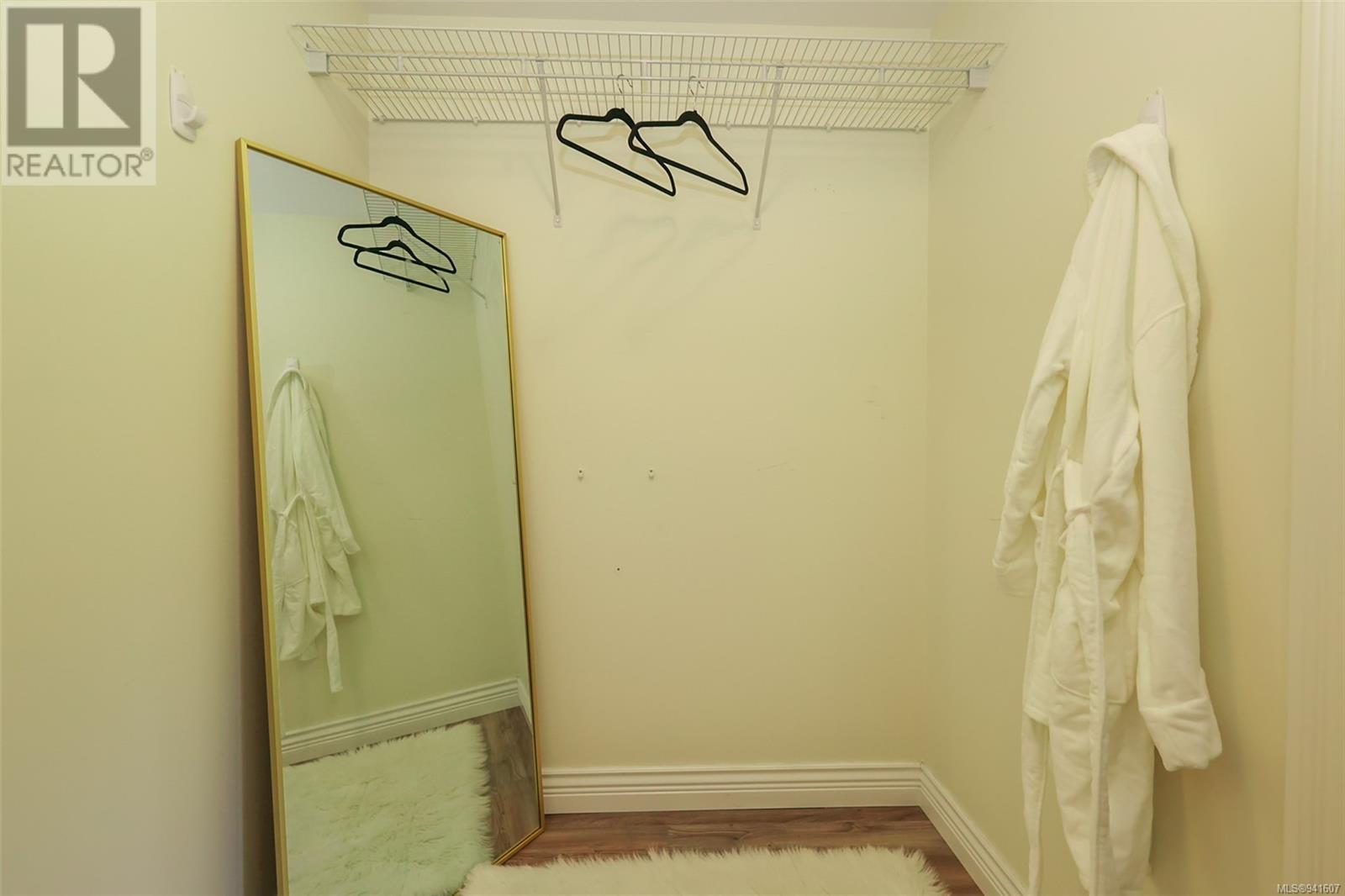42 2006 Sierra Dr, #42