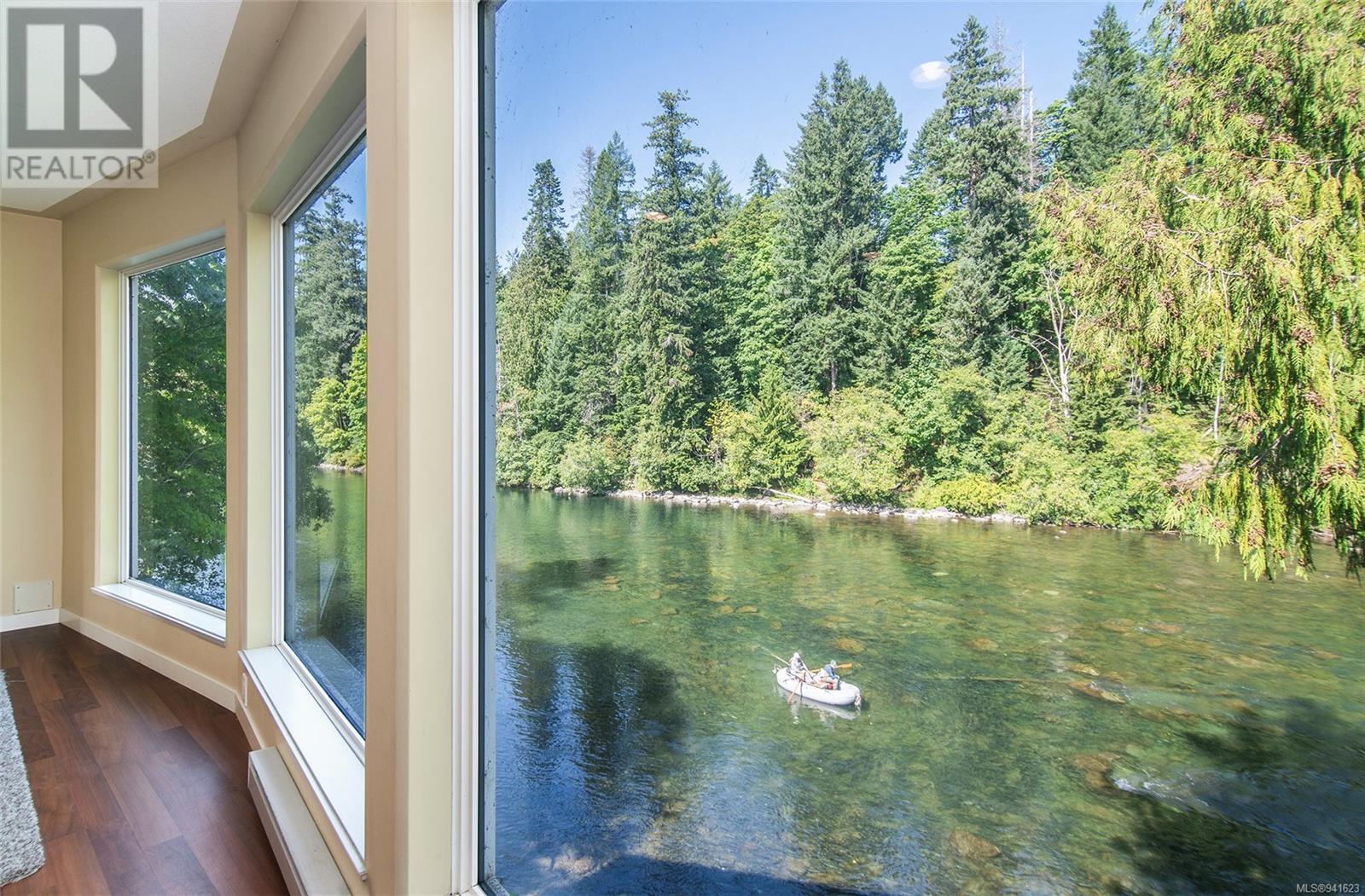 2420 Campbell River Rd