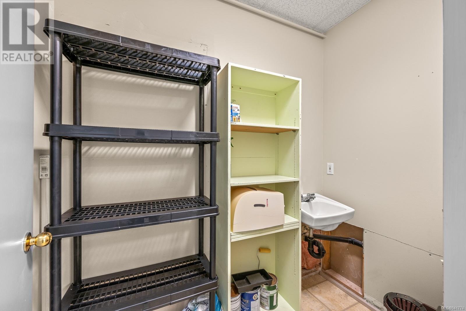 201/202 1025 Cliffe Ave, #201/202