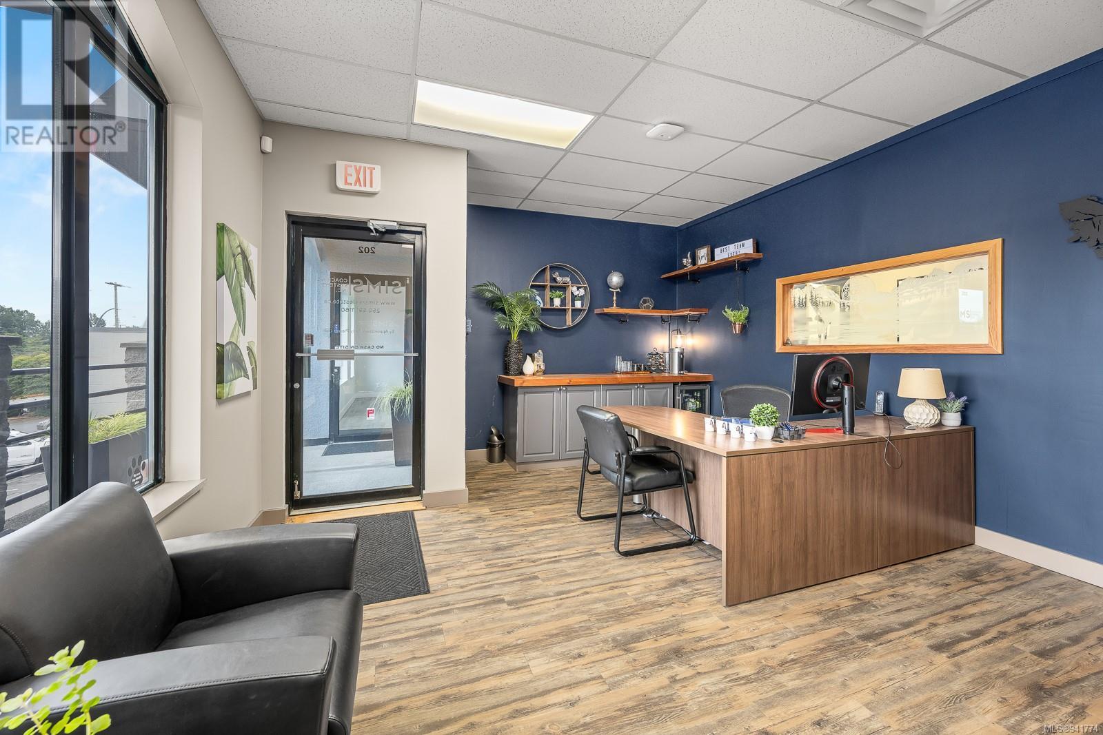 201/202 1025 Cliffe Ave, #201/202