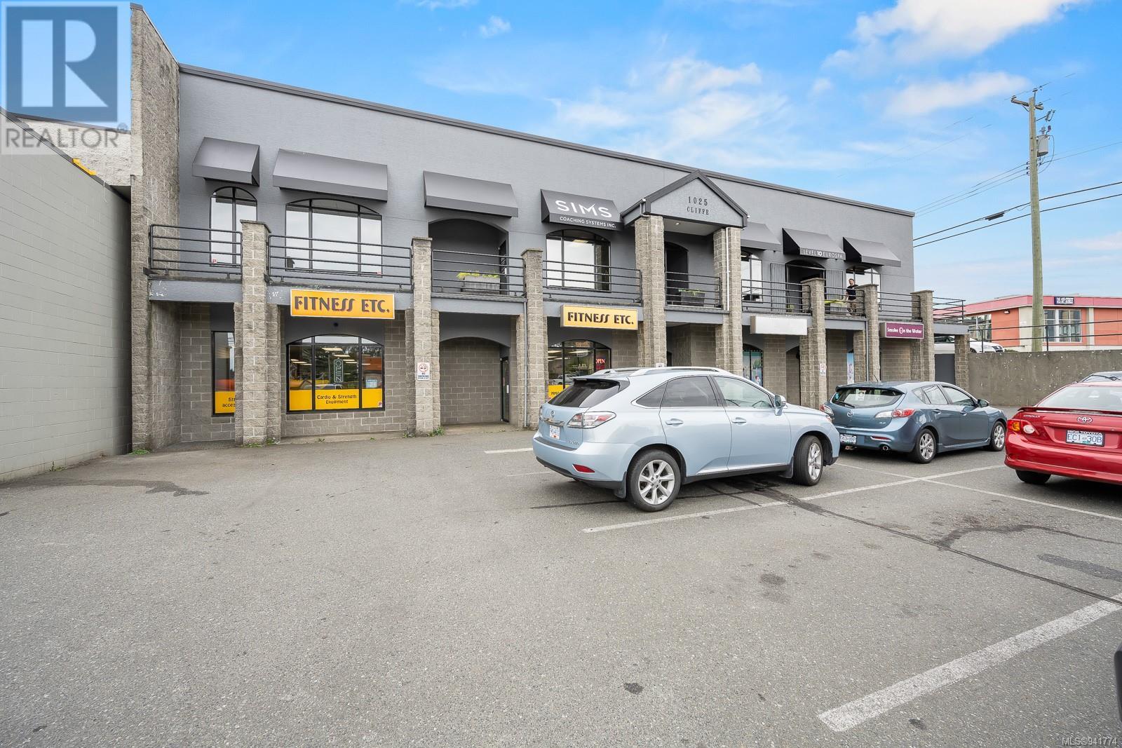 201/202 1025 Cliffe Ave, #201/202