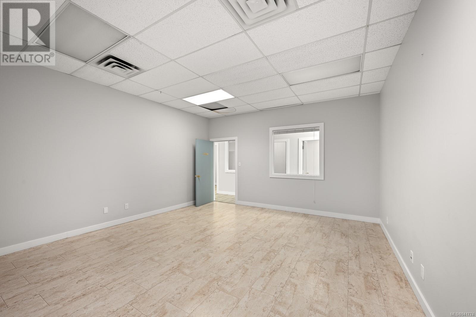 201/202 1025 Cliffe Ave, #201/202
