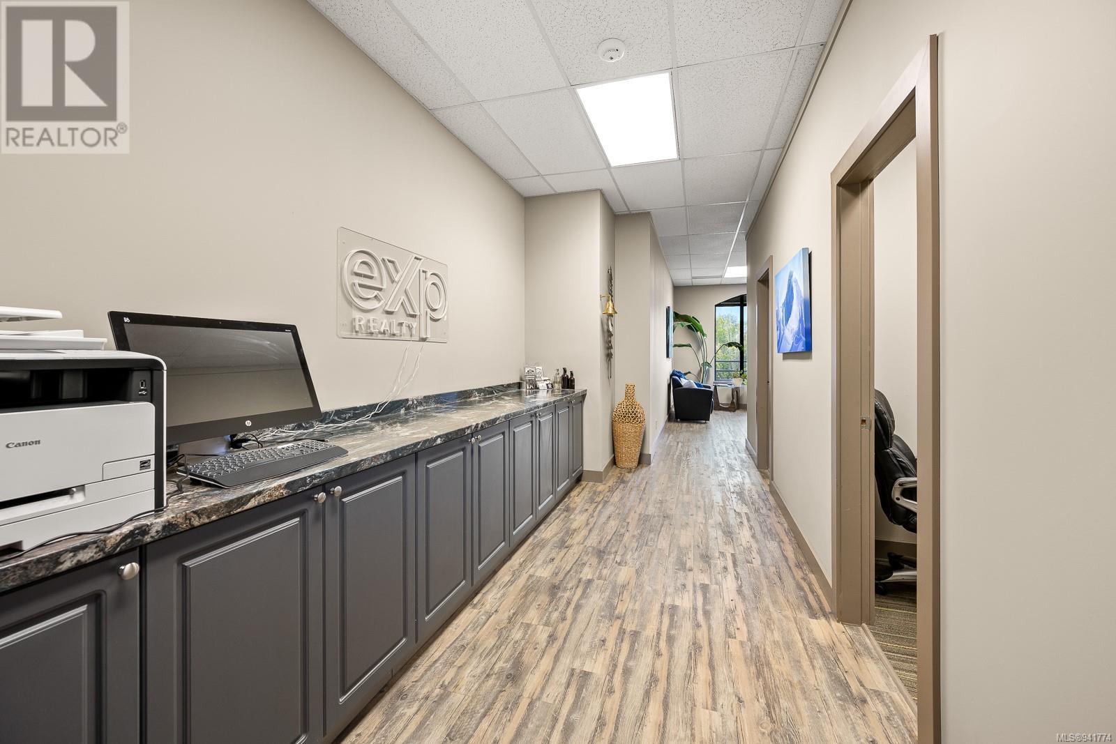 201/202 1025 Cliffe Ave, #201/202