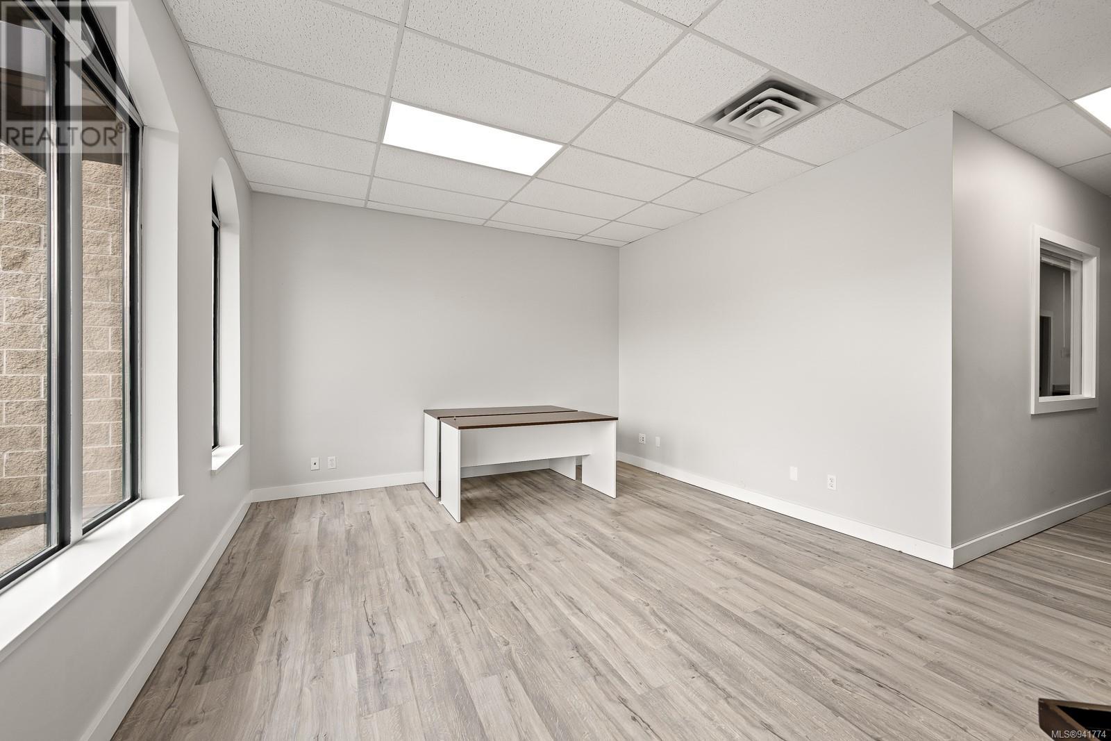 201/202 1025 Cliffe Ave, #201/202