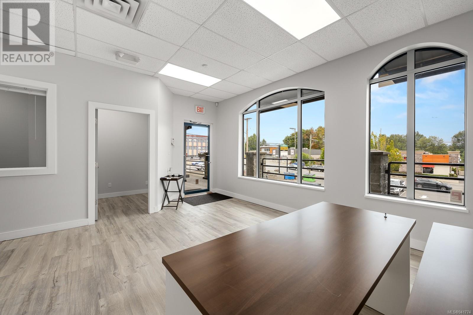 201/202 1025 Cliffe Ave, #201/202