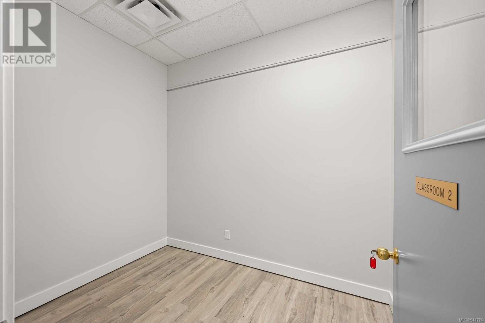 201/202 1025 Cliffe Ave, #201/202