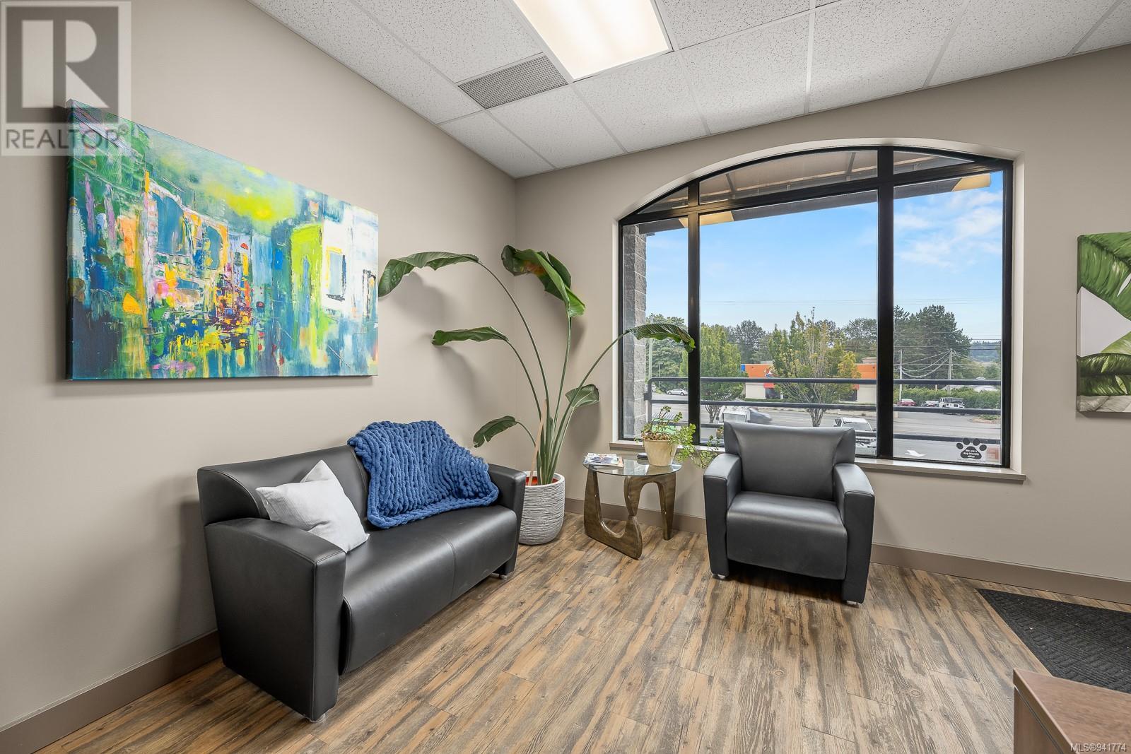 201/202 1025 Cliffe Ave, #201/202