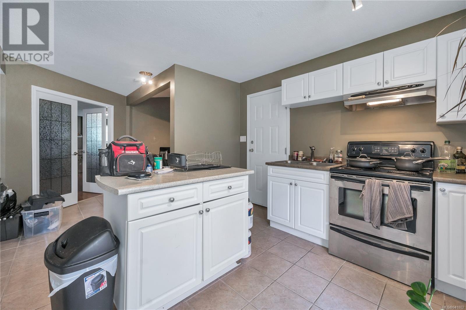 749 Bowen Dr