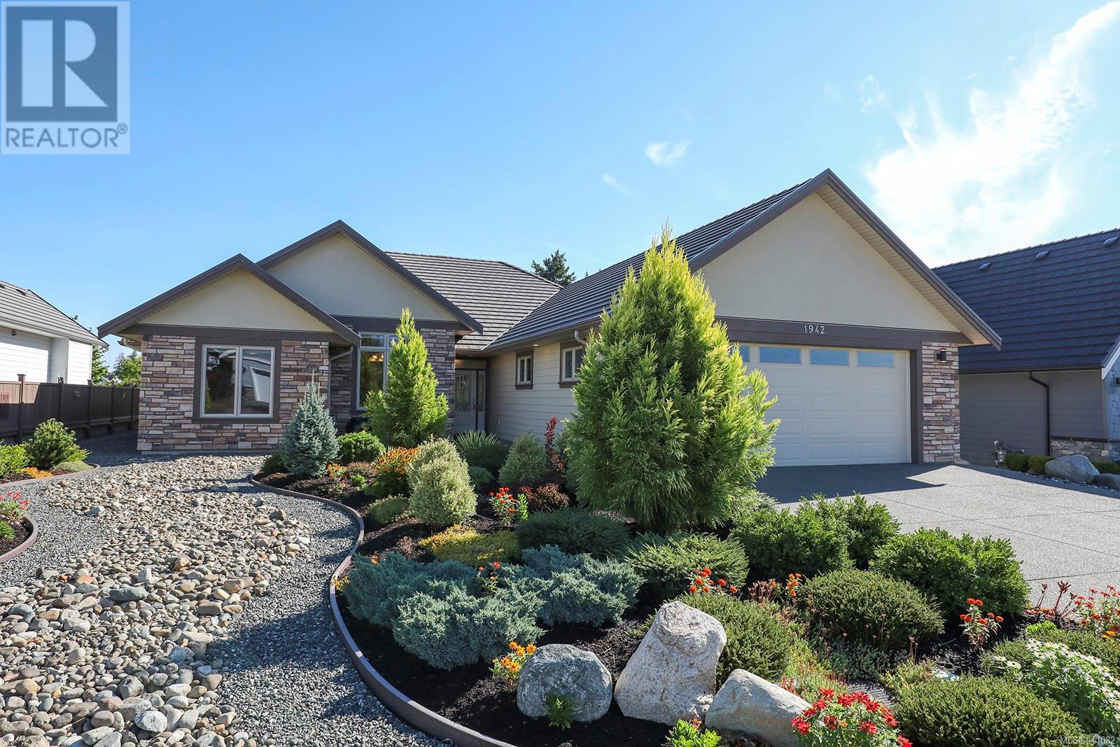 1942 Crown Isle Dr