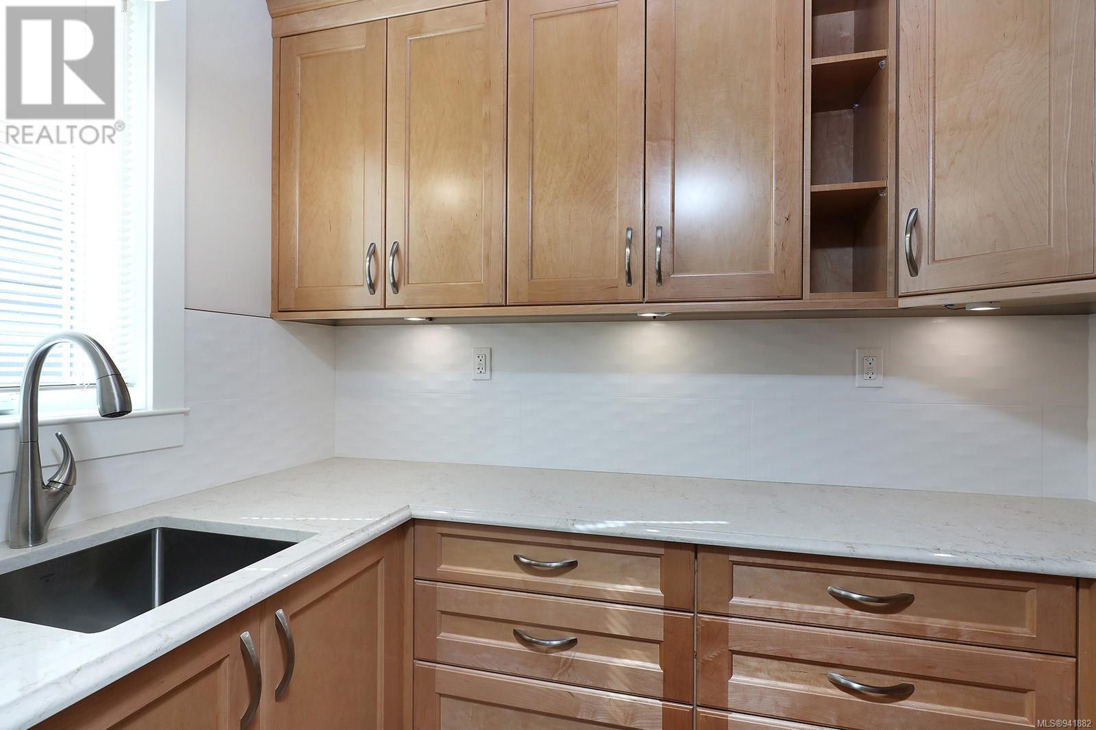 1942 Crown Isle Dr
