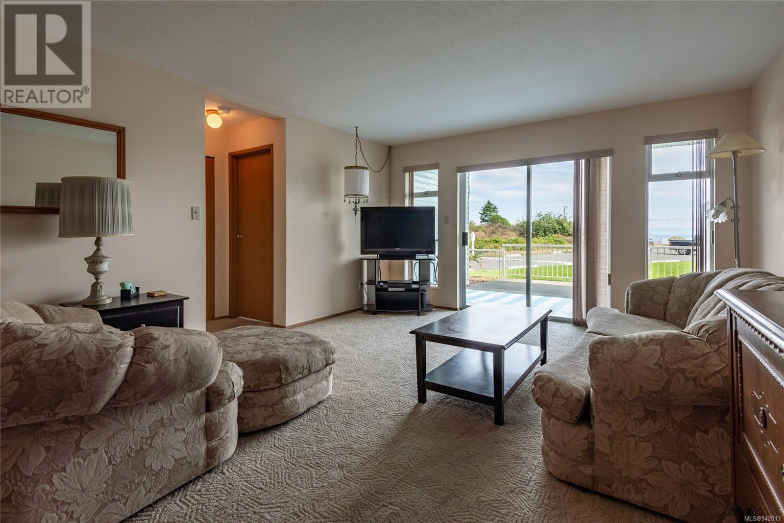105 2730 Island Hwy S, #105