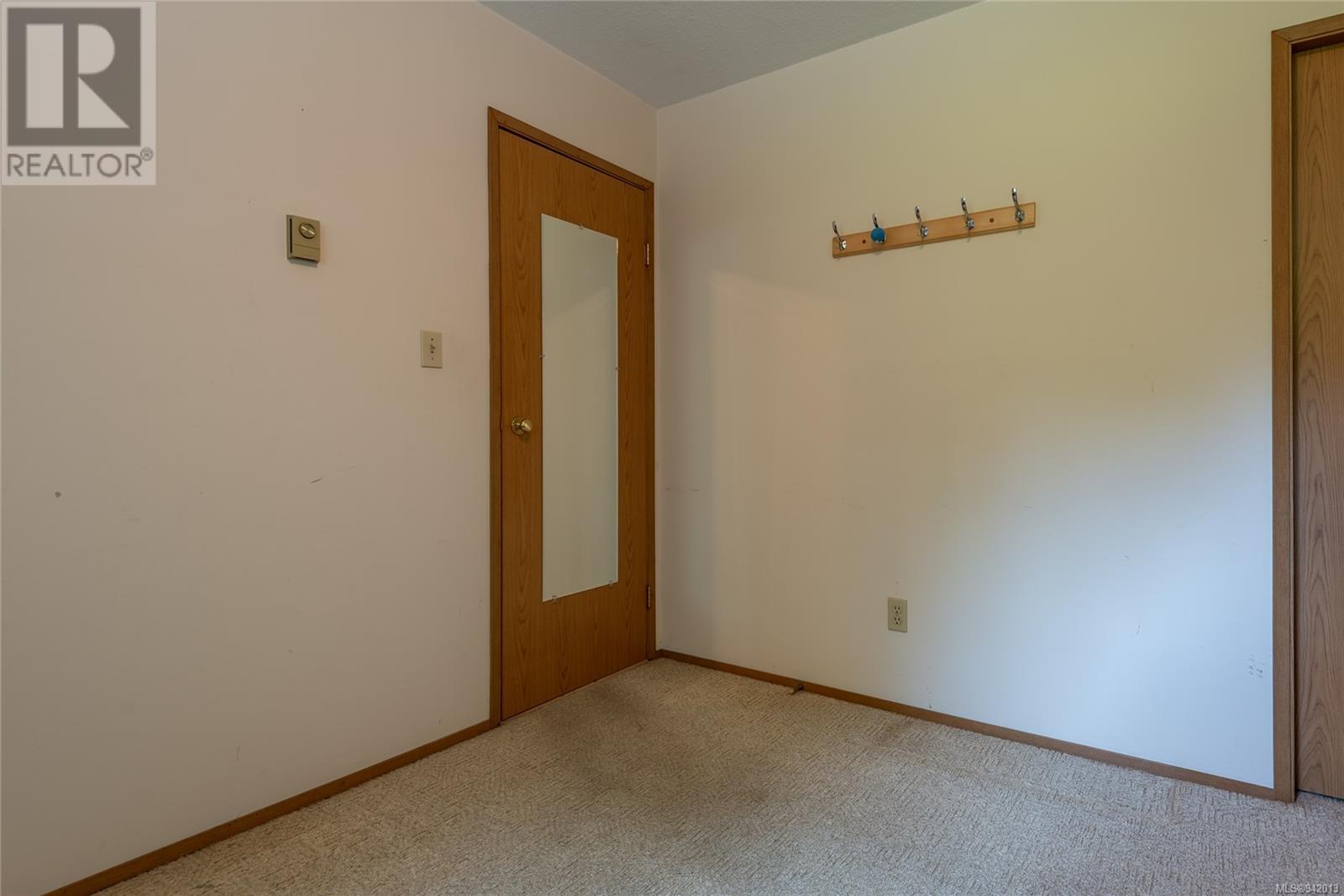 105 2730 Island Hwy S, #105