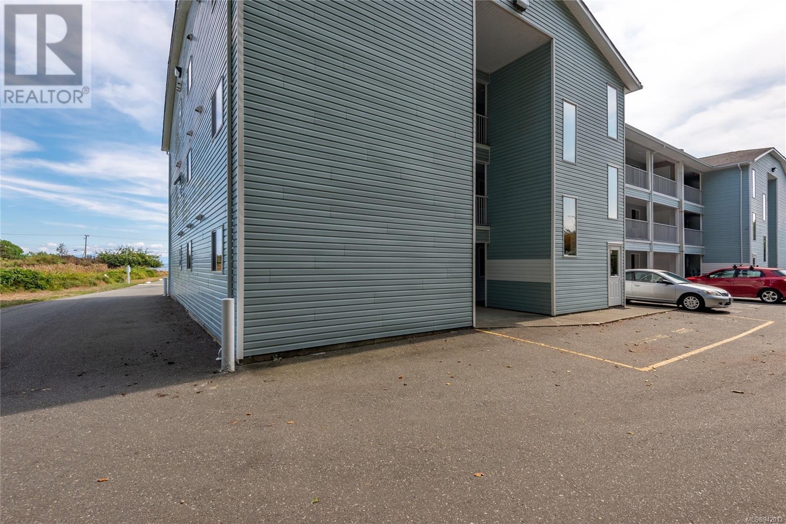 105 2730 Island Hwy S, #105