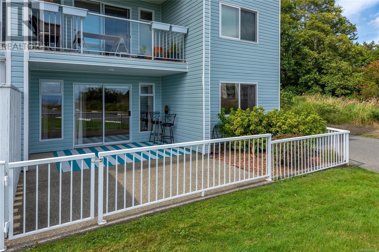 105 2730 Island Hwy S, #105