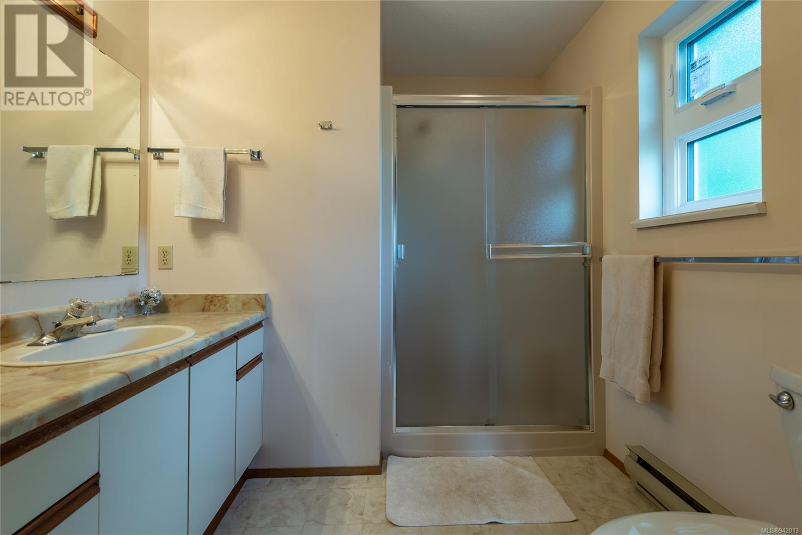 105 2730 Island Hwy S, #105