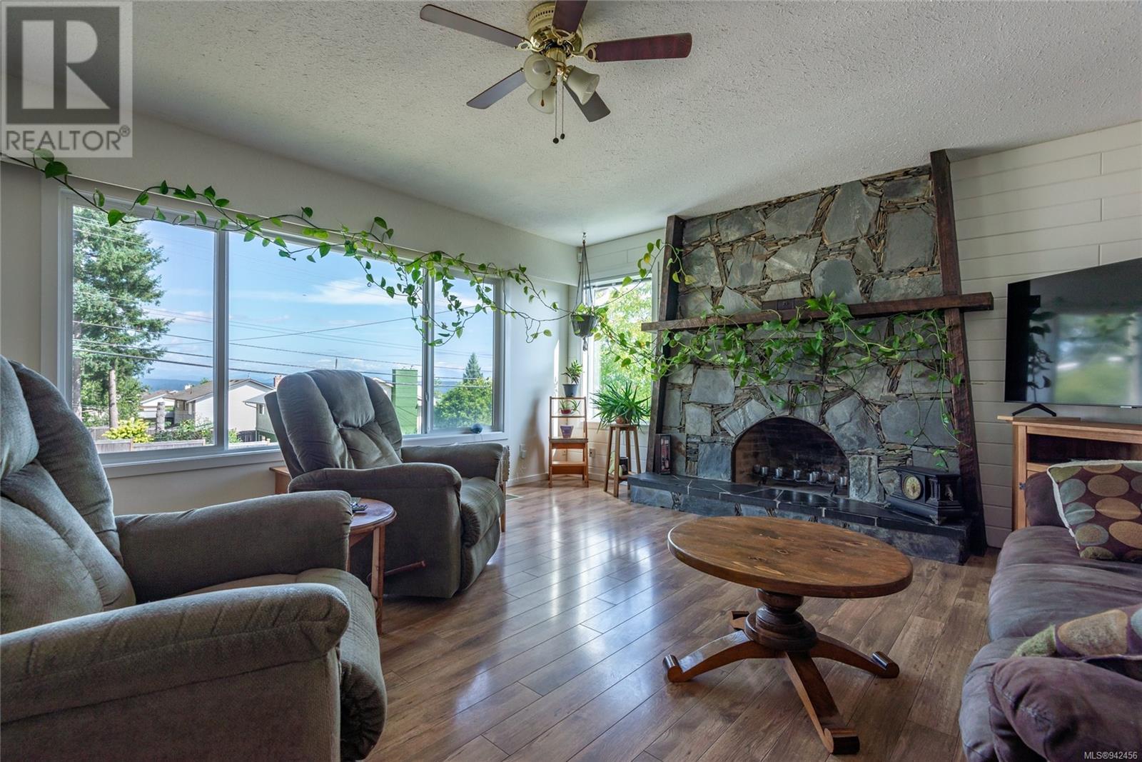 277 Merecroft Rd