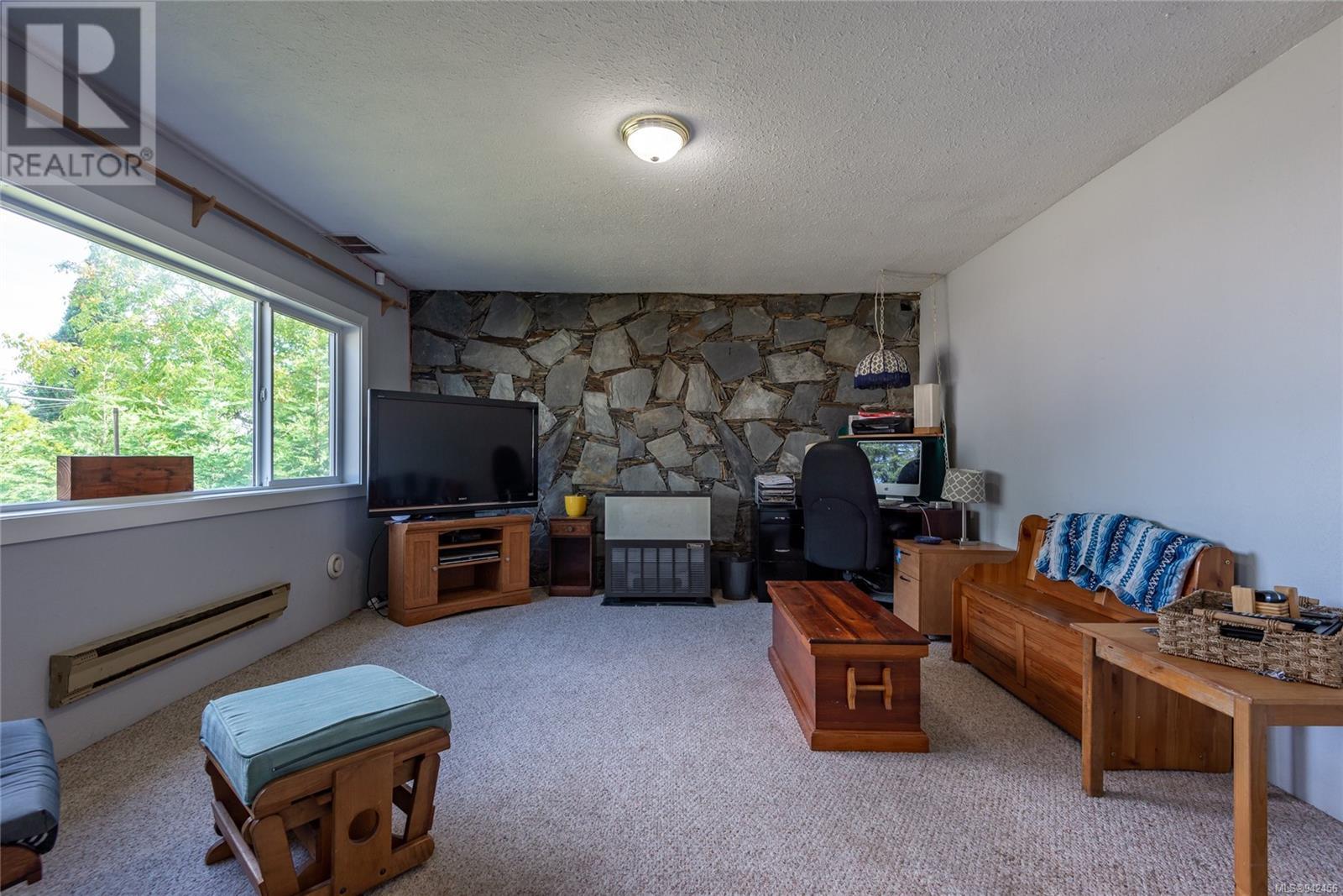 277 Merecroft Rd