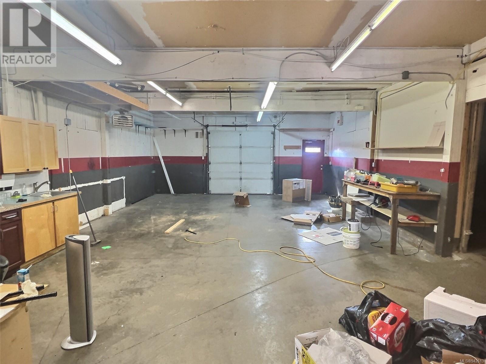 102 1661 Island Hwy, #102
