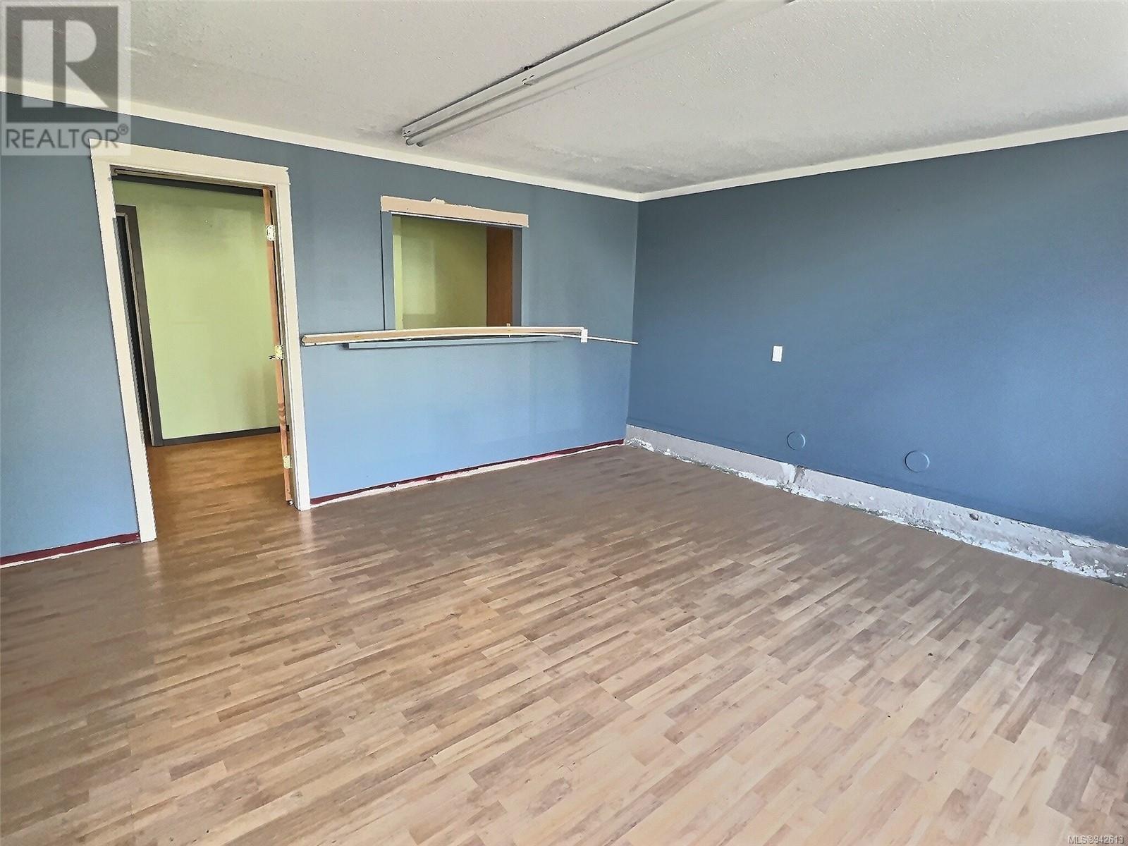 102 1661 Island Hwy, #102
