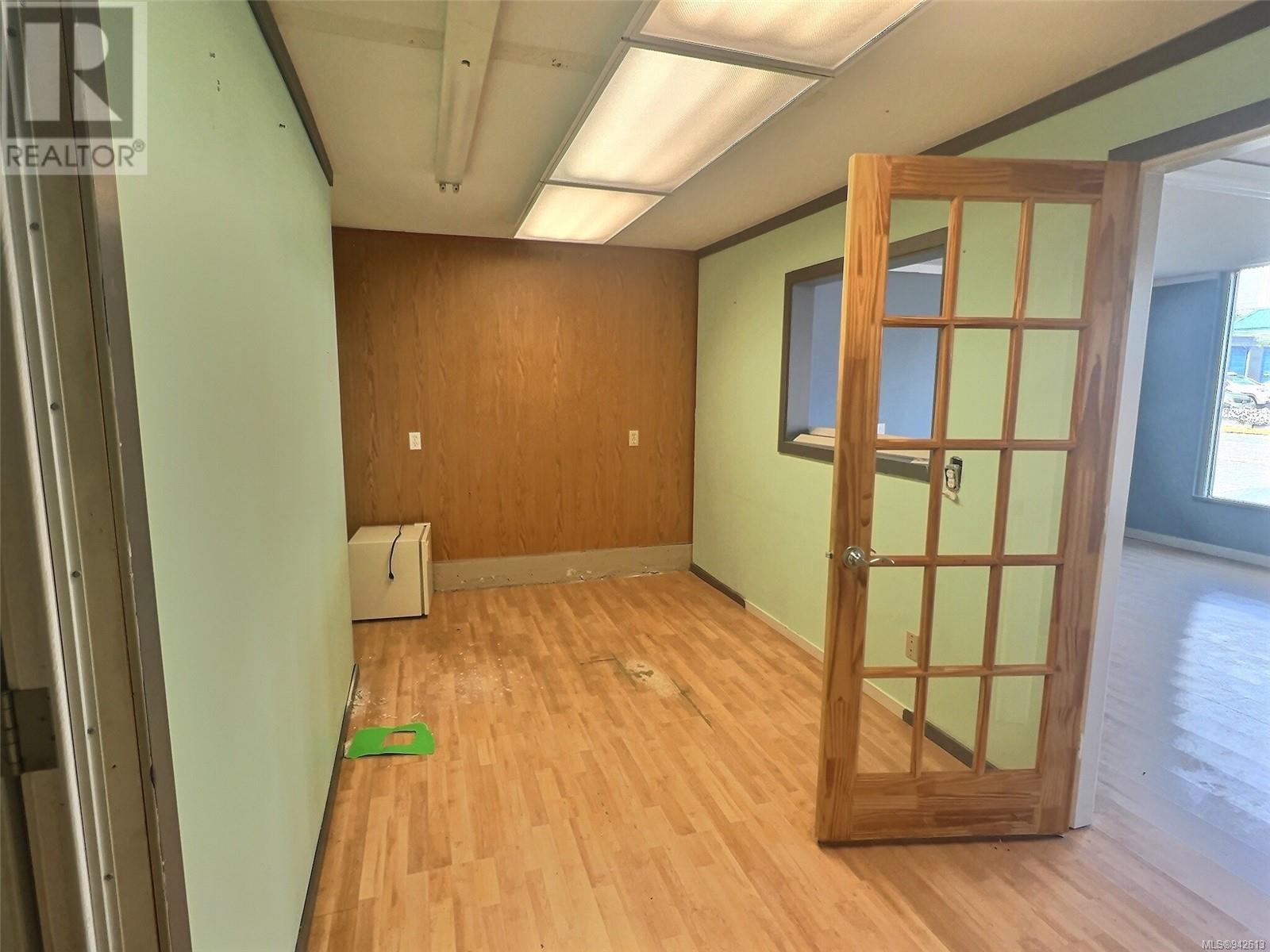 102 1661 Island Hwy, #102