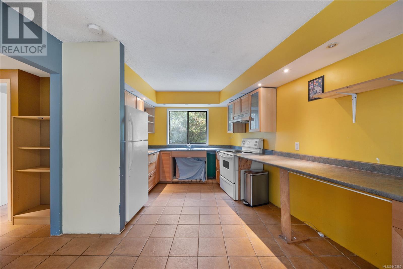 1654 Hyacinthe Bay Rd