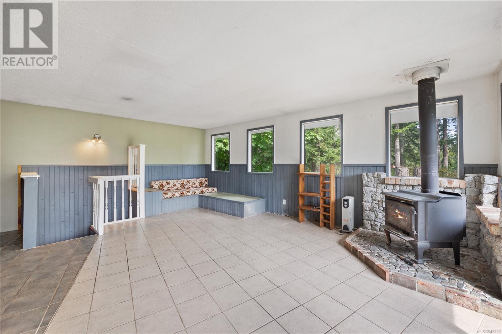 1654 Hyacinthe Bay Rd