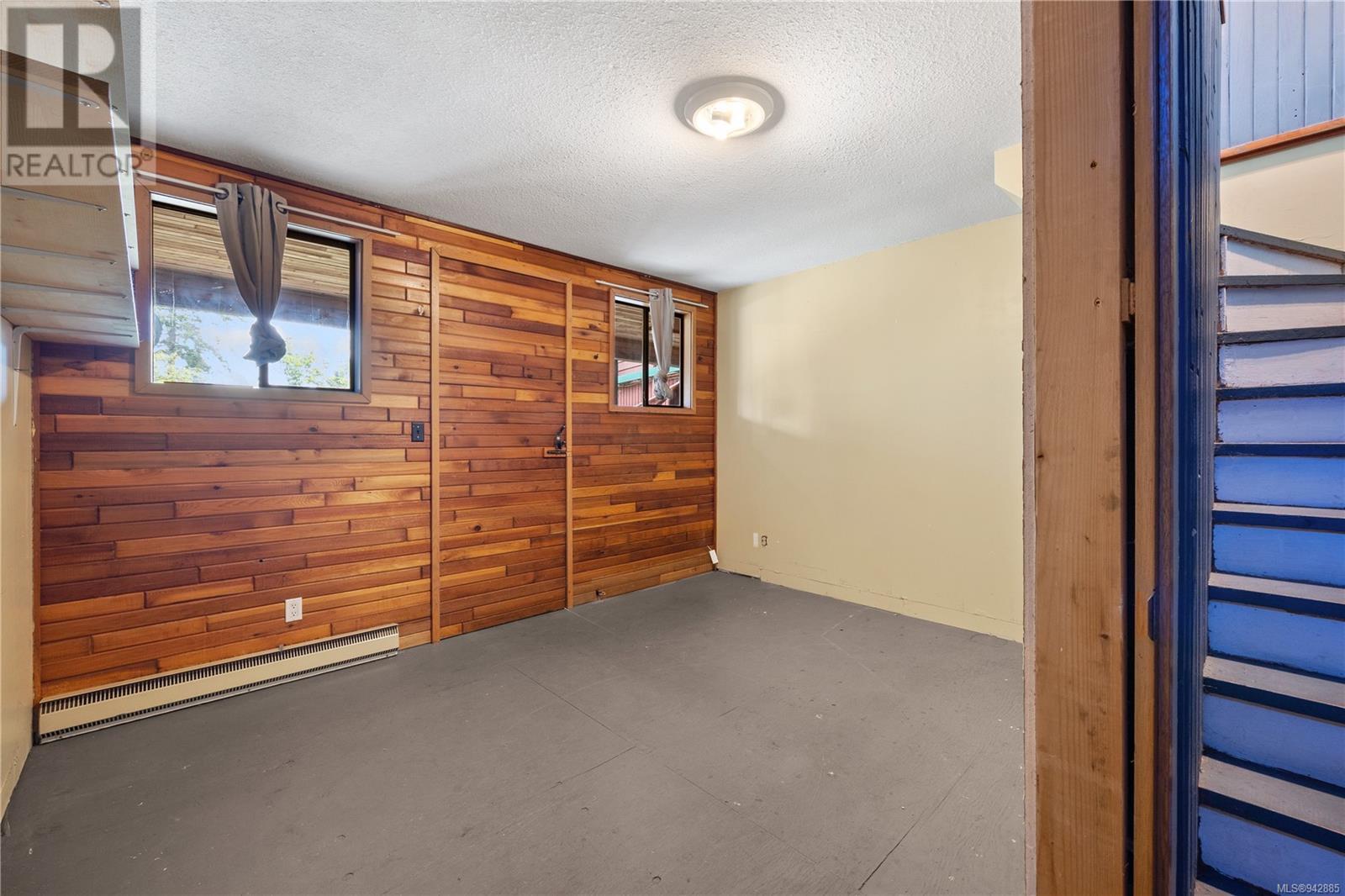 1654 Hyacinthe Bay Rd